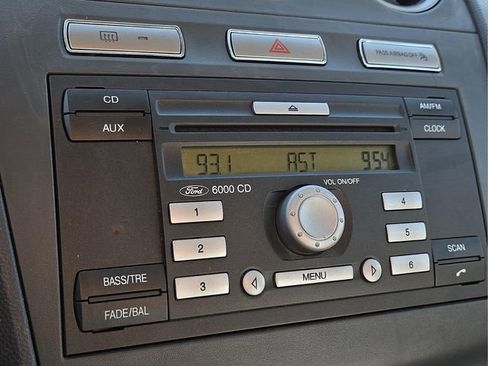 Used 2011 Ford Transit Connect XLT image 20