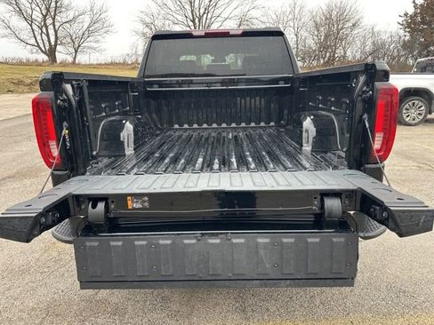 Used 2025 GMC Sierra 1500 SLT image 15