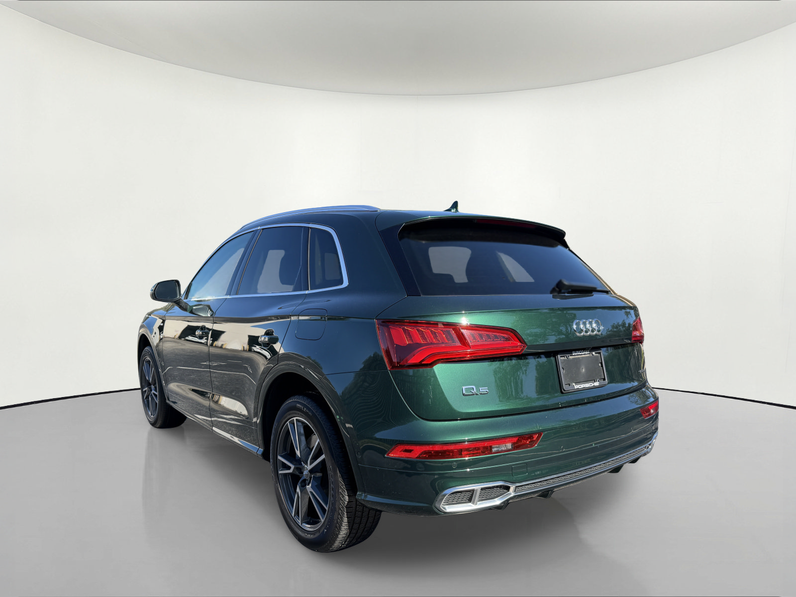 Used 2020 Audi Q5 e Prestige AWD/4WD image 3