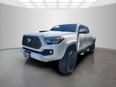 Used 2023 Toyota Tacoma TRD Sport w/ Black Out Package (TMS) image 3