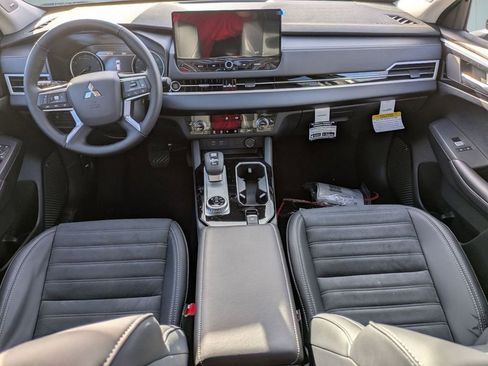 New 2026 Mitsubishi Outlander AWD image 23