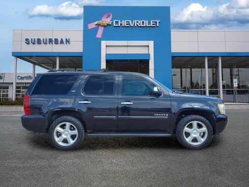 Used 2007 Chevrolet Tahoe LTZ w/ LTZ Preferred Equipment Group AWD/4WD image 4