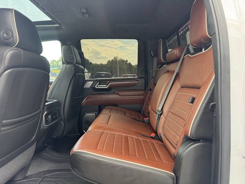 Used 2024 GMC Sierra 2500 Denali Ultimate AWD/4WD image 40