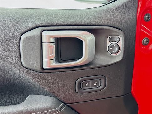 Used 2023 Jeep Wrangler Unlimited Sahara w/ Cold Weather Group image 16