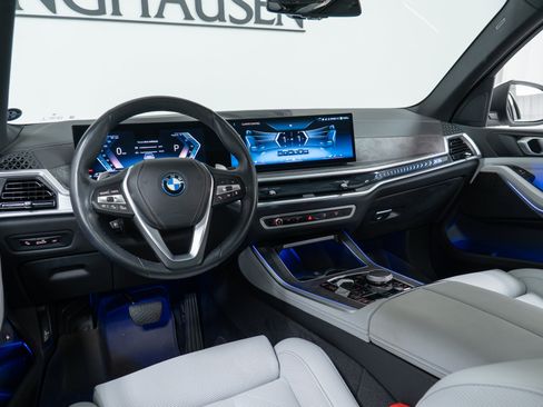 Used 2024 BMW X5 xDrive50e AWD/4WD image 16