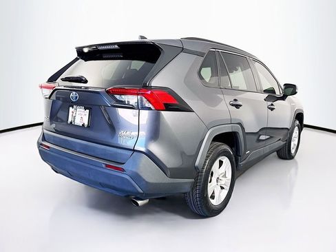 Used 2021 Toyota RAV4 XLE w/ Convenience Package image 10