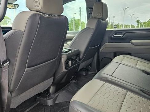 Used 2024 Chevrolet Silverado 2500 ZR2 w/ Technology Package AWD/4WD image 20