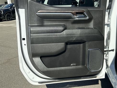 Used 2024 GMC Sierra 1500 SLT image 25