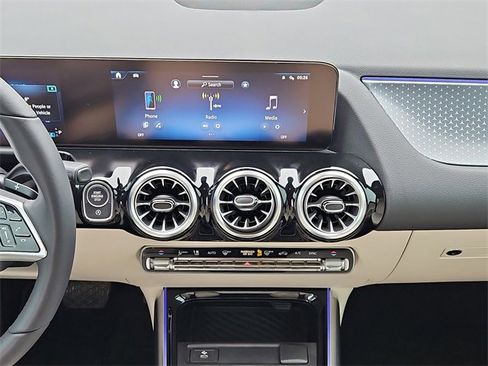 Used 2026 Mercedes-Benz GLA 250 image 20