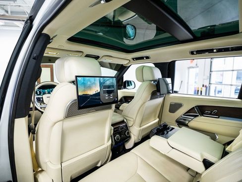 Used 2025 Land Rover Range Rover Long Wheelbase Autobiography image 50
