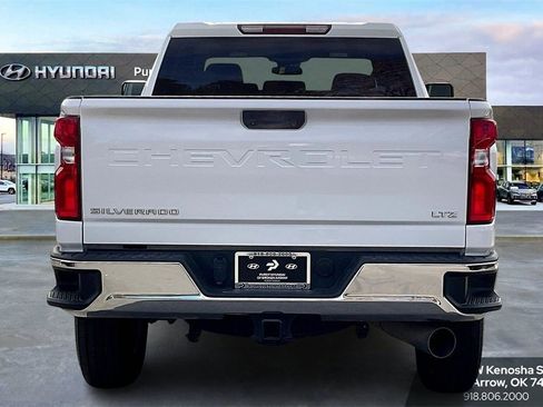 Used 2024 Chevrolet Silverado 2500 LTZ image 4