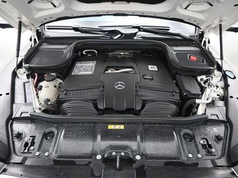 Used 2023 Mercedes-Benz Maybach GLS 600 4MATIC image 34