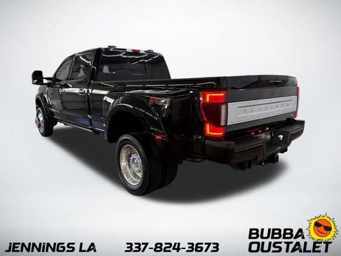 Used 2022 Ford F450 Platinum w/ FX4 Off-Road Package image 3