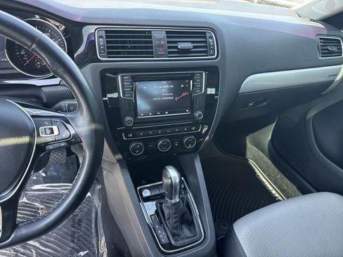 Used 2016 Volkswagen Jetta SEL Premium FWD image 27