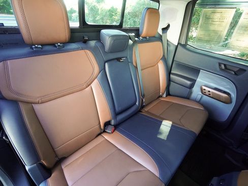 Used 2022 Ford Maverick Lariat w/ Lariat Luxury Package FWD image 24