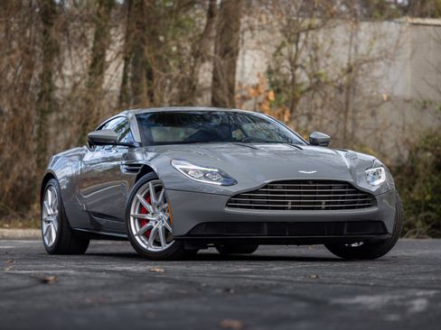 Used 2018 Aston Martin DB11 V12 RWD image 5