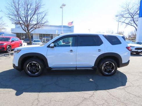Used 2025 Honda Pilot EX-L image 3