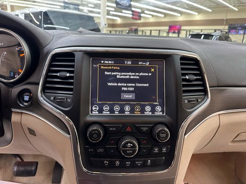 Used 2018 Jeep Grand Cherokee Overland image 29