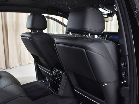 New 2027 Rolls-Royce Phantom Sedan RWD image 19