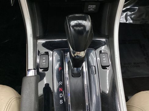 Used 2016 Honda Accord Touring image 36