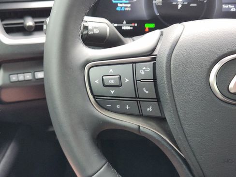 Used 2025 Lexus UX 300h FWD image 23