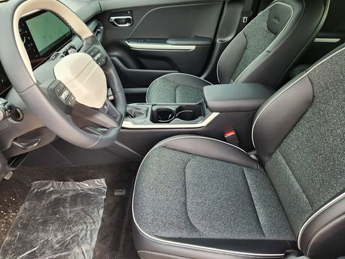 New 2025 Kia K4 GT-Line w/ GT-Line Sunroof Package image 9