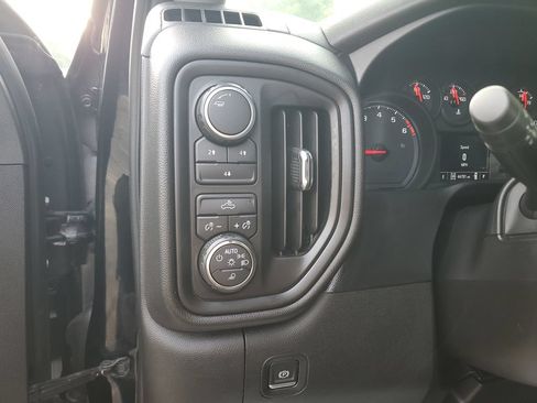 Used 2020 Chevrolet Silverado 2500 Custom w/ Custom Value Package AWD/4WD image 16