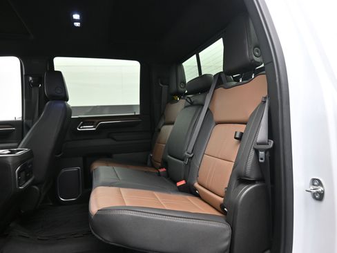 Used 2024 Chevrolet Silverado 3500 High Country w/ High Country Premium Package image 16