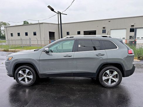 Used 2019 Jeep Cherokee Limited AWD/4WD image 6