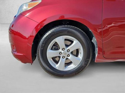 Used 2011 Toyota Sienna FWD image 24