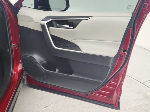 Used 2021 Toyota RAV4 XLE Premium FWD image 26