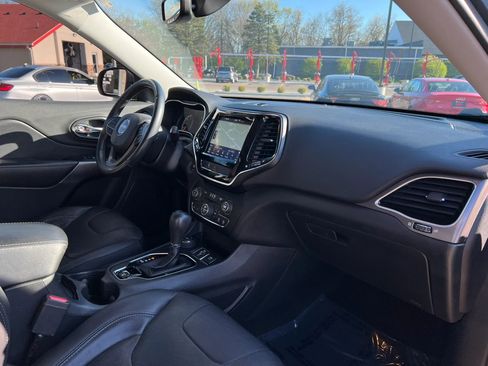 Used 2019 Jeep Cherokee Limited AWD/4WD image 22