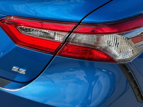 Used 2018 Toyota Camry SE FWD image 25