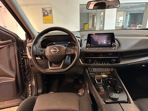 Used 2025 Nissan Rogue SV AWD/4WD image 35