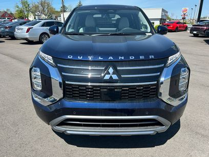 New 2025 Mitsubishi Outlander SE