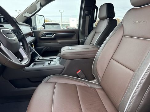 New 2026 GMC Sierra 2500 Denali w/ Denali Reserve Package image 5