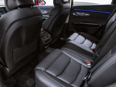 Certified 2026 Genesis GV70 2.5T AWD/4WD image 10