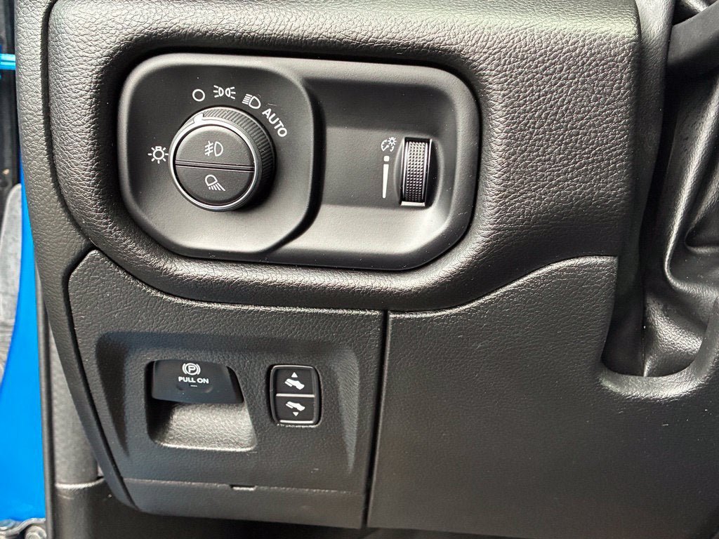Used 2023 RAM 1500 Big Horn AWD/4WD image 24