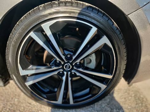 Used 2023 Nissan Sentra SR w/ Midnight Edition Package FWD image 25