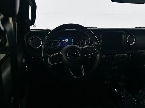Used 2019 Jeep Wrangler Unlimited Sahara AWD/4WD image 17