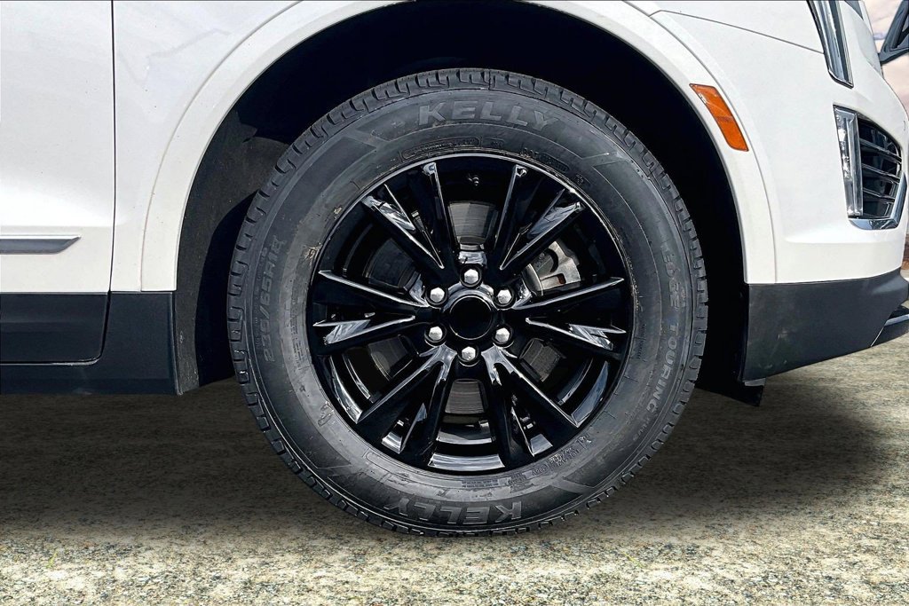 Certified 2024 Cadillac XT5 Luxury w/ LPO, Floor Liner Package AWD/4WD image 34