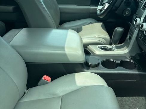 Used 2017 Toyota Sequoia SR5 w/ Premium Package AWD/4WD image 9