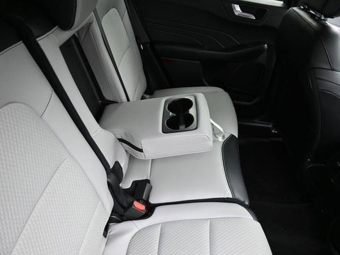 New 2025 Ford Escape SE image 18