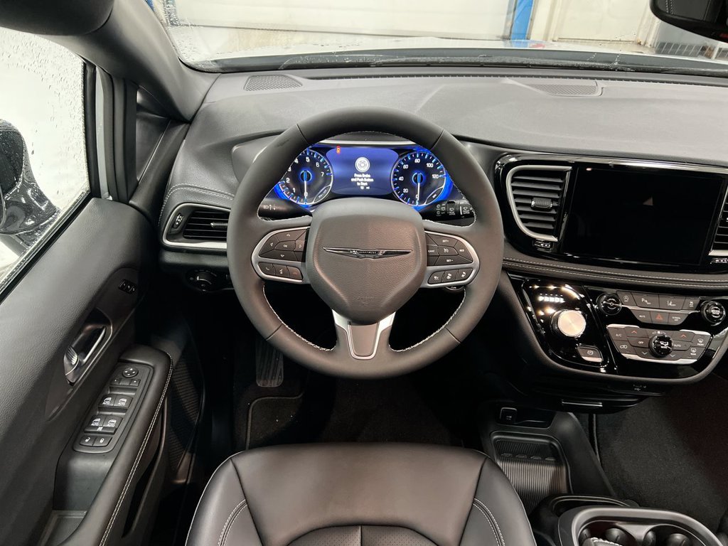 New 2026 Chrysler Pacifica Select AWD/4WD image 11