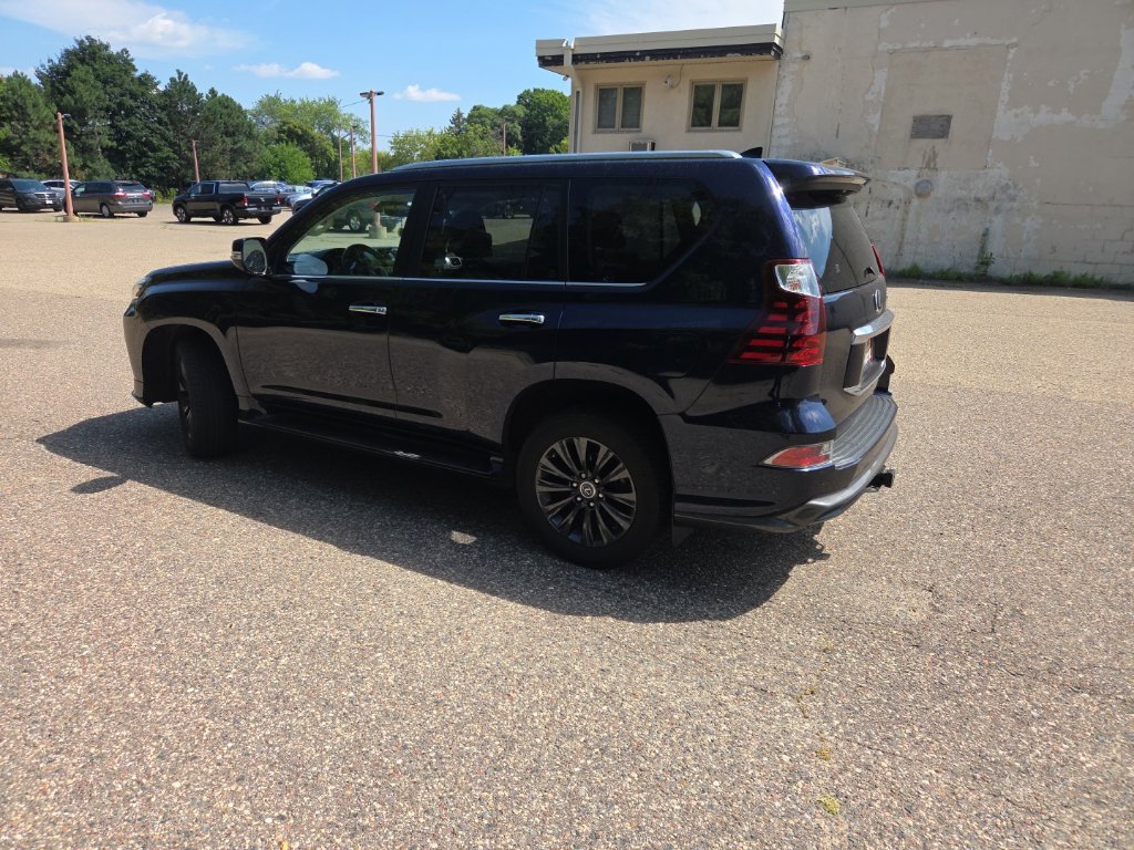Used 2021 Lexus GX 460 Premium w/ Accessory Package AWD/4WD image 8