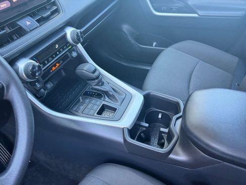 Used 2025 Toyota RAV4 XLE image 43