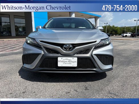 Used 2021 Toyota Camry SE w/ Convenience Package FWD image 2