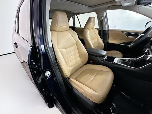Used 2022 Toyota RAV4 XLE Premium FWD image 28