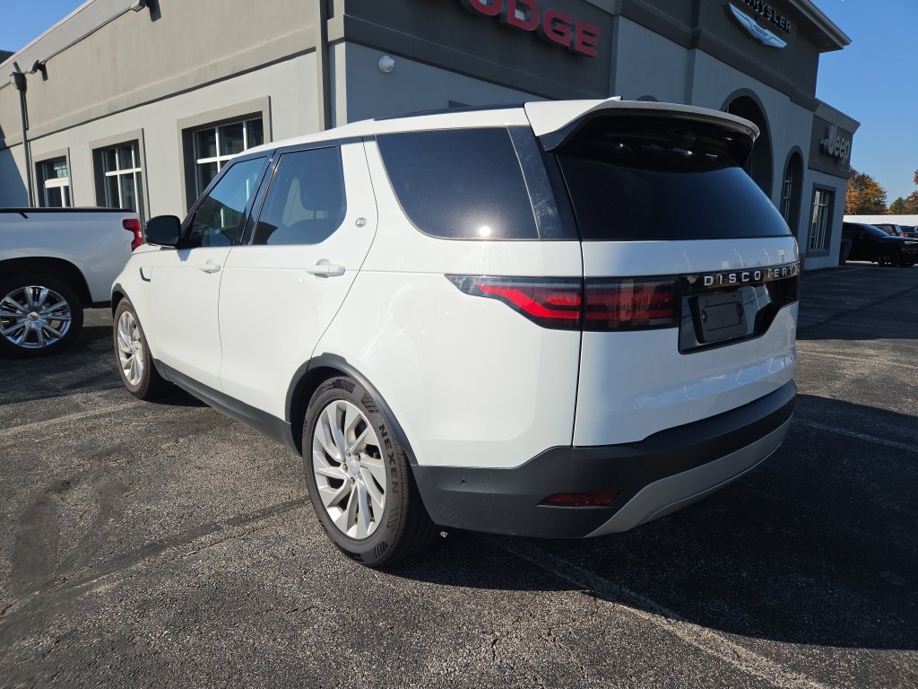 Used 2024 Land Rover Discovery S AWD/4WD image 5