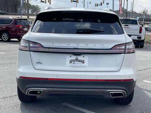 Used 2022 Lincoln Nautilus Reserve image 4